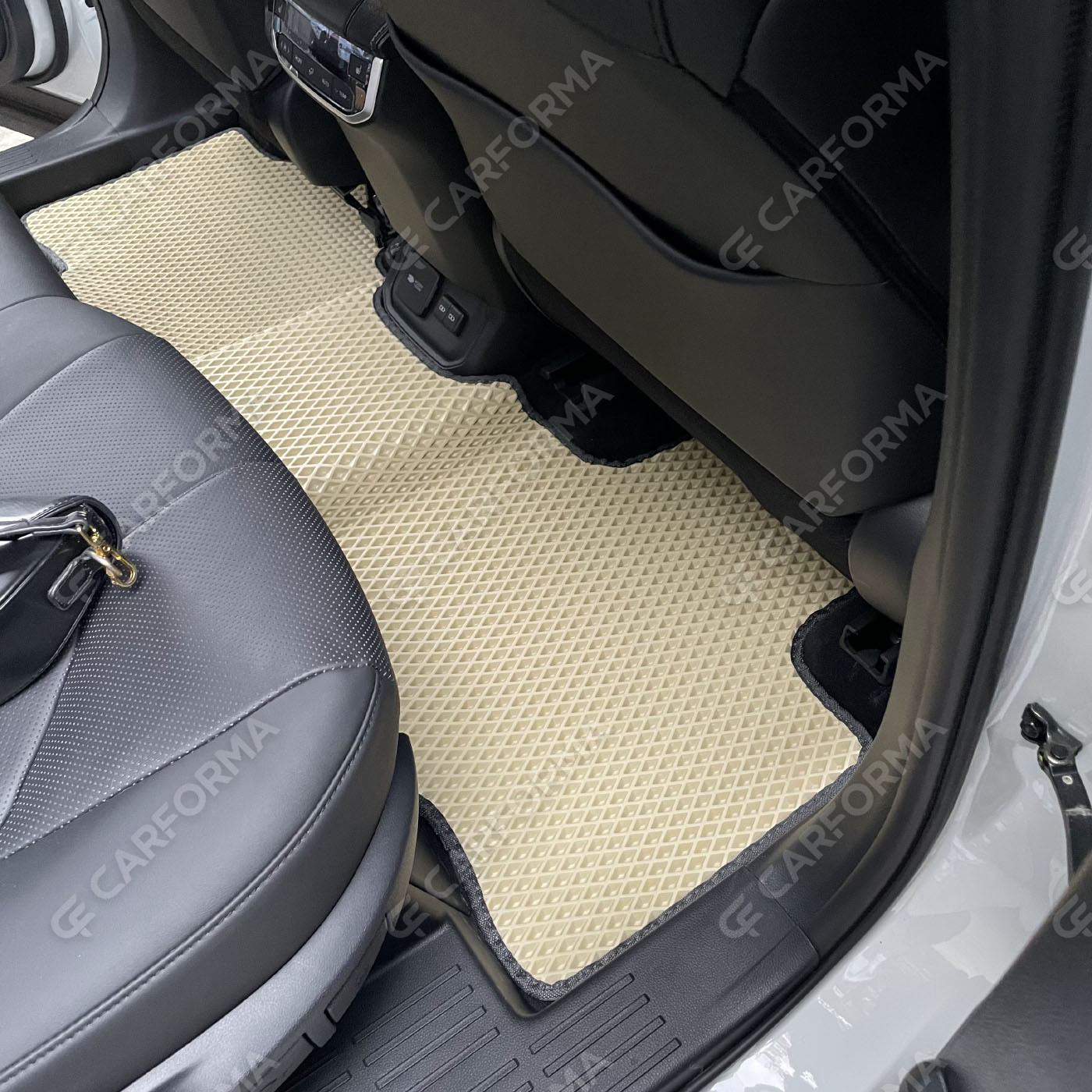 Коврики на Toyota Crown Kluger 2021&nbsp;-&nbsp;2026 в Севастополе