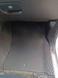 Коврики на Jeep Grand Cherokee (WK2) 2010 - 2022 в Севастополе