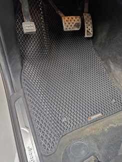 Коврики на Jeep Grand Cherokee (WK2) 2010 - 2022 в Севастополе